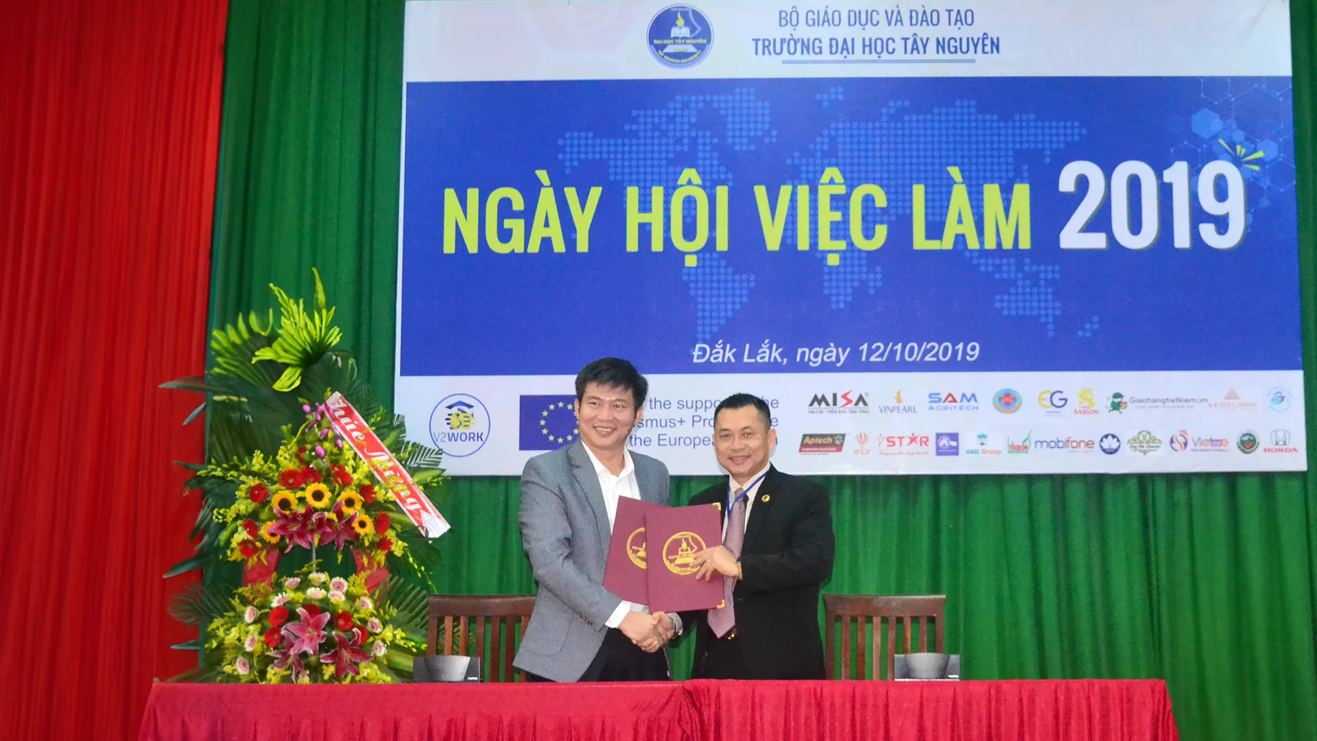 Hợp tác đào tạo