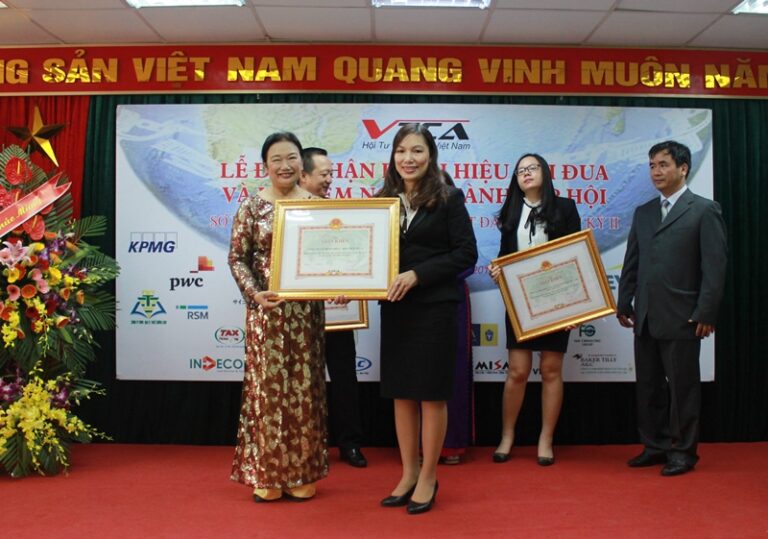 Hội Tư vấn Thuế Việt Nam khen thưởng MISA vì những đóng góp trong hướng dẫn, tư vấn Thuế